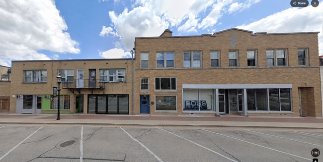 Building Photo - 150 N Main St