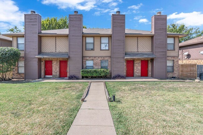 Photo - 3808-3814 Coates Circle