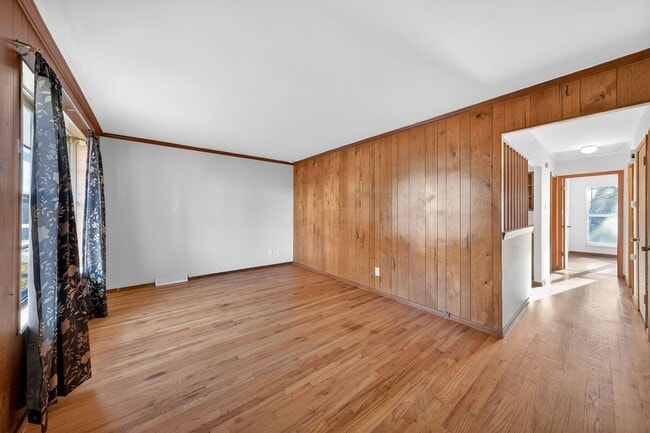 Photo - 8908 Scottdale Ave Unit 8908 Left Side