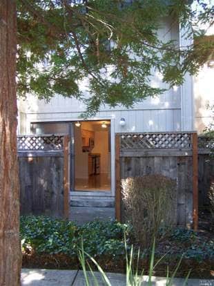 Building Photo - 1911 Windmill Cir Rental
