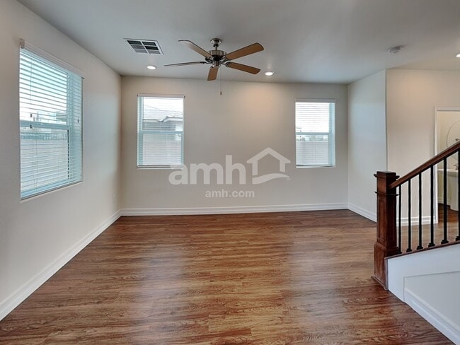 Photo - 4719 Tree Swing St