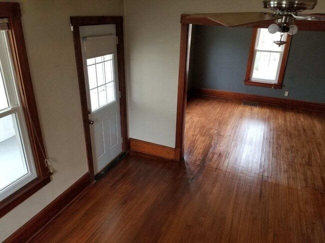 Photo - 4826 W Folsom St