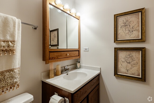 2HAB, 2BA - 975 ft² - Baño principal