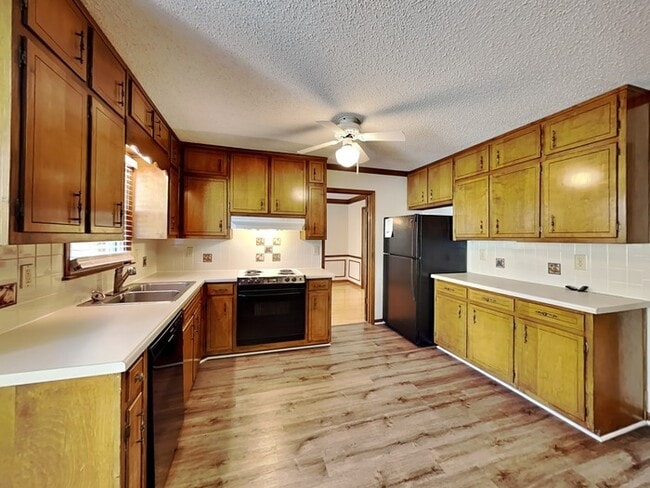 Photo - 1278 Summit Chase Dr SW