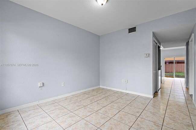 Photo - 865 SW 6th Ct