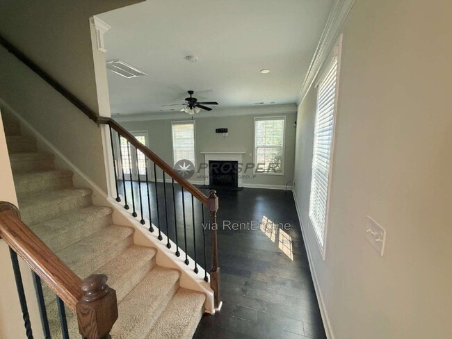Photo - 108 Redmont Ct