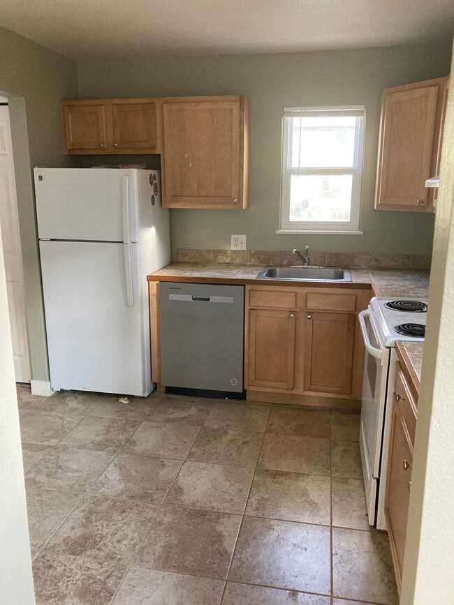 Photo - 3547 Nottingham Ct Unidad #1