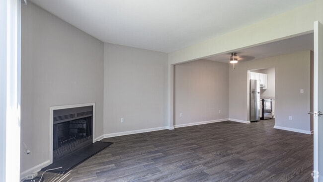 2BR,1.5BA,950SF Renovated