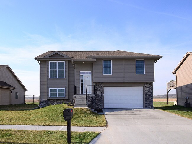Apartments For Rent In Council Bluffs Ia Forrent Photo 3229 Middle Ferry Rd