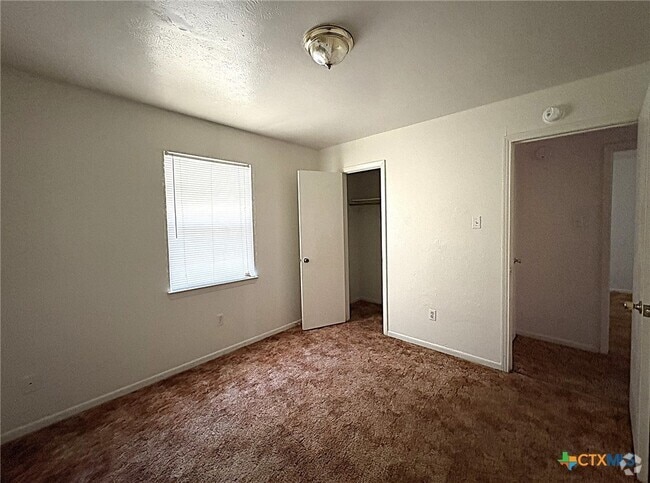 Building Photo - 702 N 1st St Unit 5 Rental