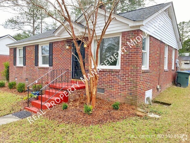 Building Photo - Charming 3-Bedroom Ranch Home Near Downtow...