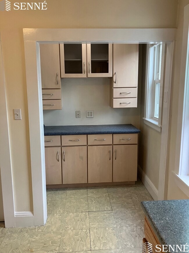Building Photo - 24 Haskell St Unit 2 Rental