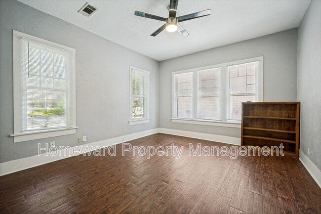 Photo - 904 W Hickory St