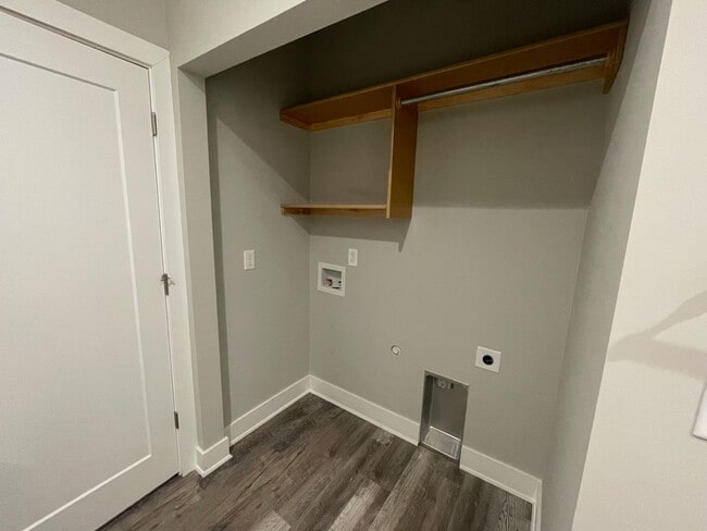 Photo - 16283/85 Ike Ct Unidad 16285 Ike