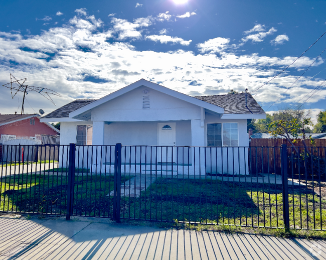 Building Photo - 1440 W Grand Ave Rental