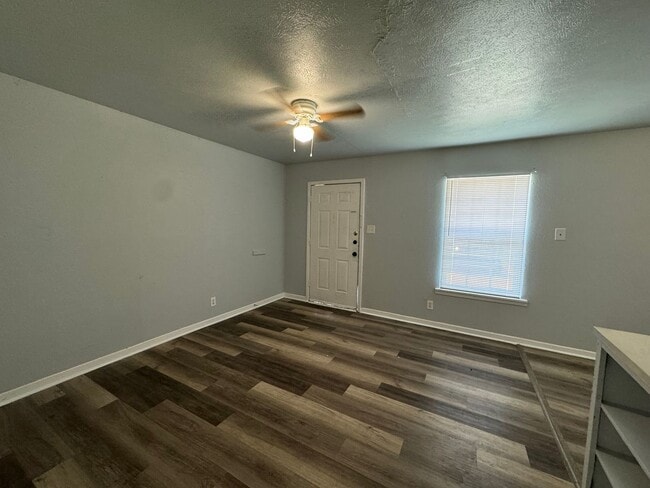 Photo - 1900 N 4th St Unidad B