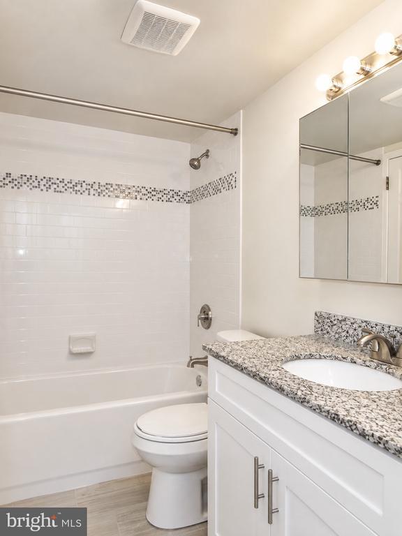 1420 Locust St Unit 8J