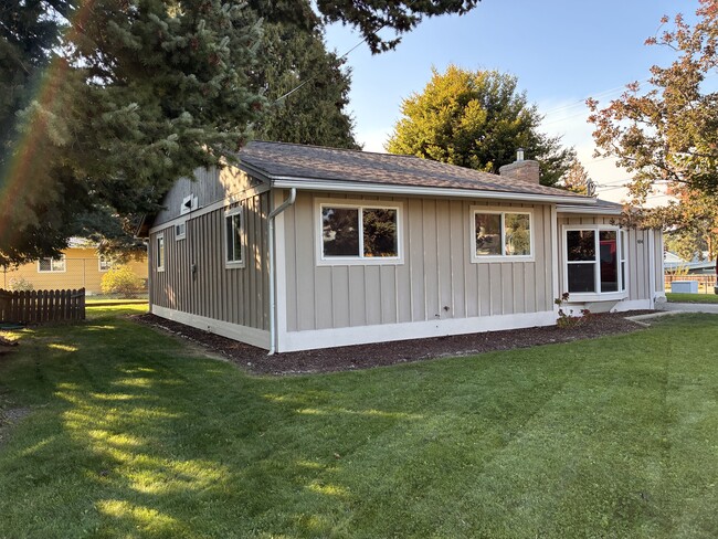 Photo - 484 N Kentucky Ave