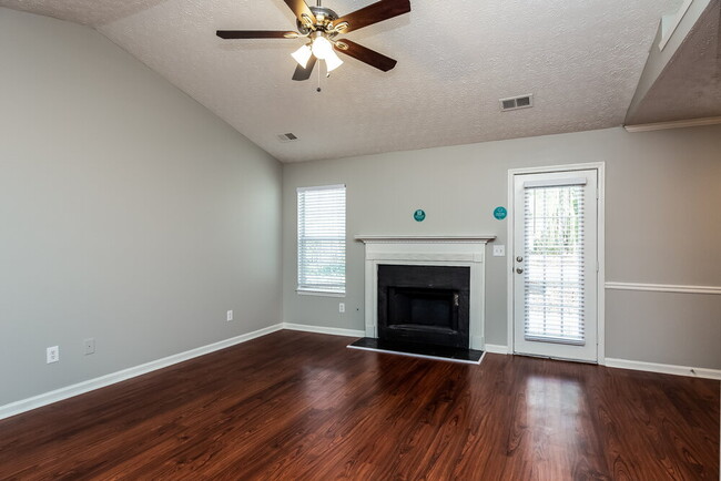 Photo - 434 Fairhaven Ct