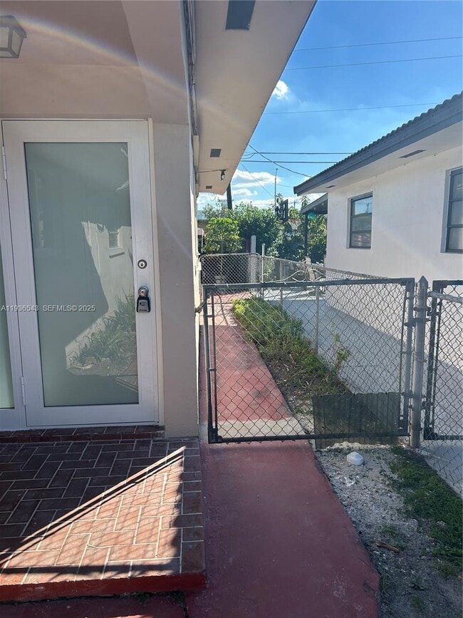 Photo - 442 E 29th St Unit 442