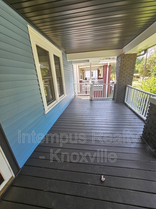 126 S Van Gilder St