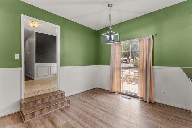 Photo - 2509 Wooded Acres Dr