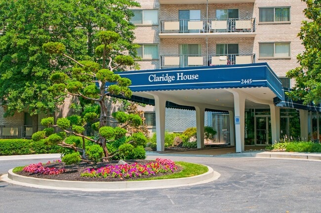 Building Photo - Claridge House