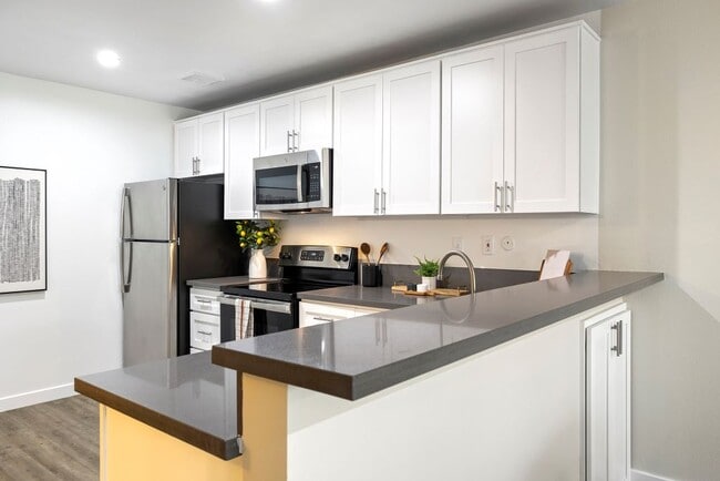 Photo - The Reserve at Warner Center