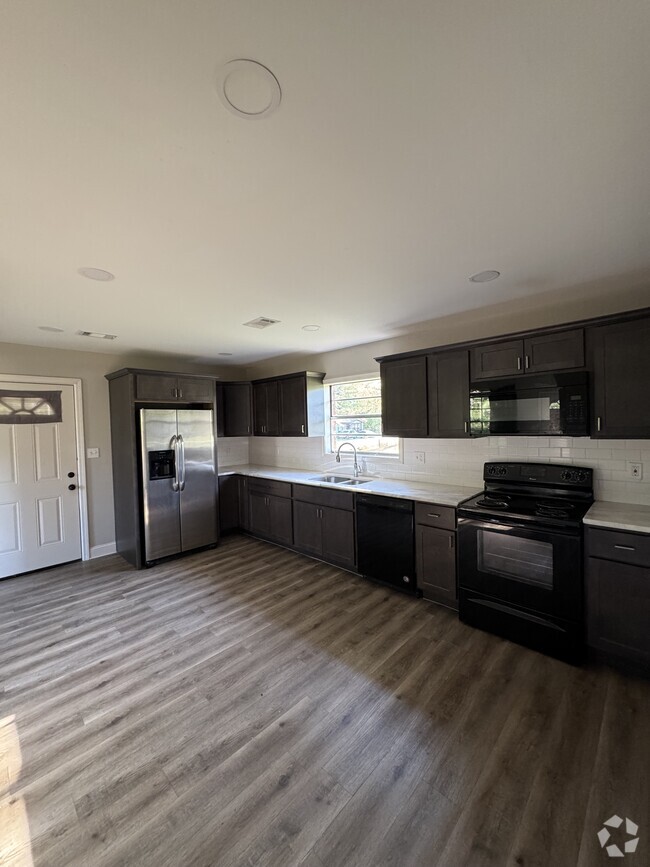 Building Photo - 360 Stuart Loop Rental