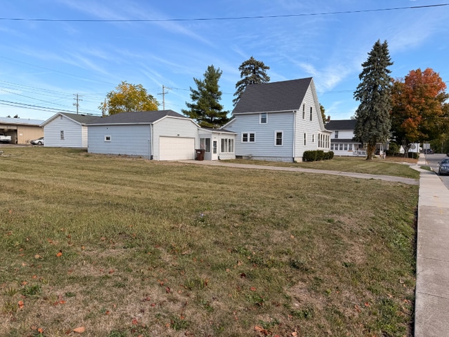 Photo - 118 E Jefferson St