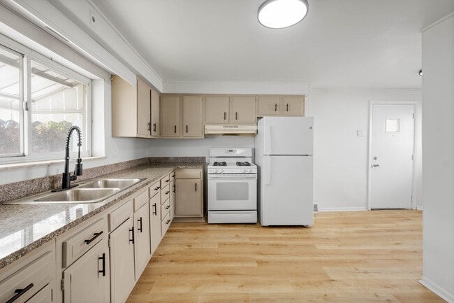 Building Photo - 124 Fitler St Unit 1