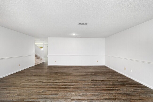 Photo - 8090 Chestnut Ash Dr