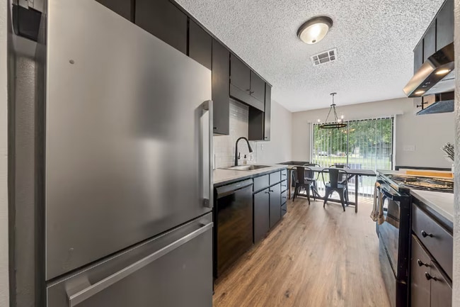 Photo - 324 N Walnut St