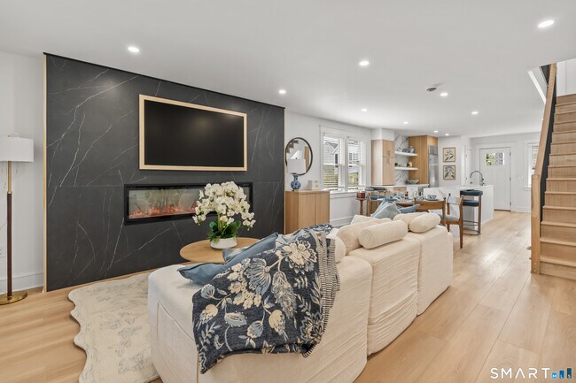 8 Farley St Unit A