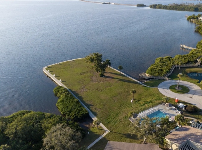 Building Photo - 616 Windrush Bay Dr