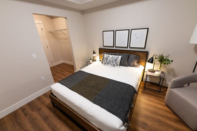 Photo - Foothills Crossing Apartments