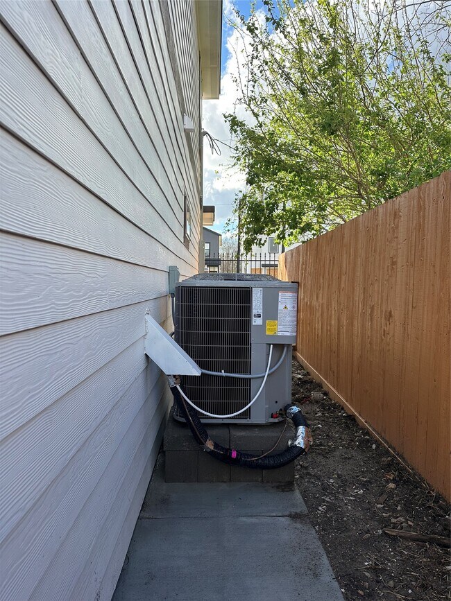 Photo - 8321 Coma St