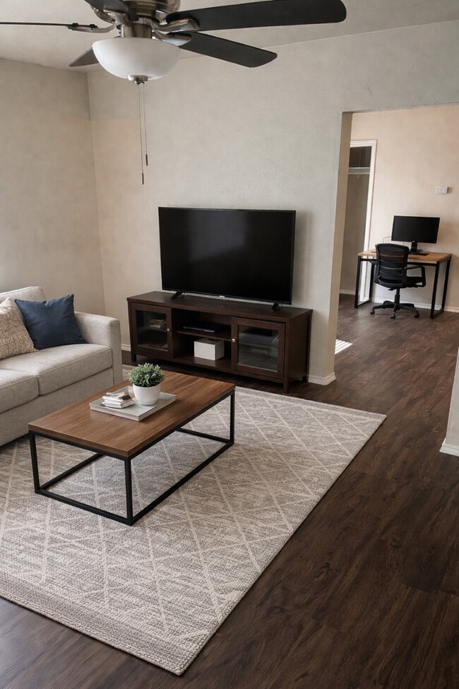 Photo - The Oaks Apartments