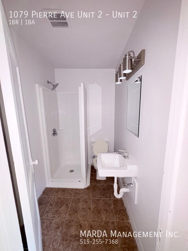 Photo - COZY 1 BED/1 BATH UPPER UNIT - WALKERVILLE PLUS HYDRO & GAS! Unit 2