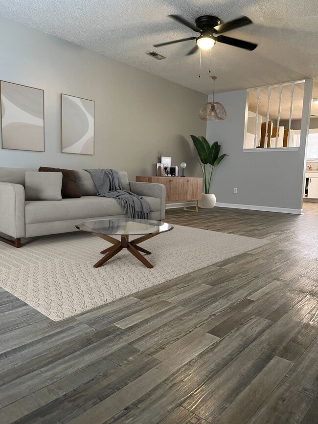 Photo - Beautiful Updated Townhomes in Decatur, AL Unit 2423 #C