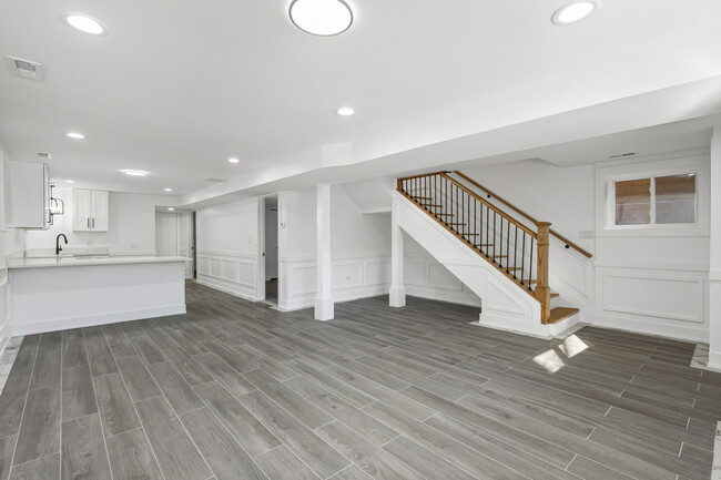 Photo - 3934 N Sawyer Ave Unit B