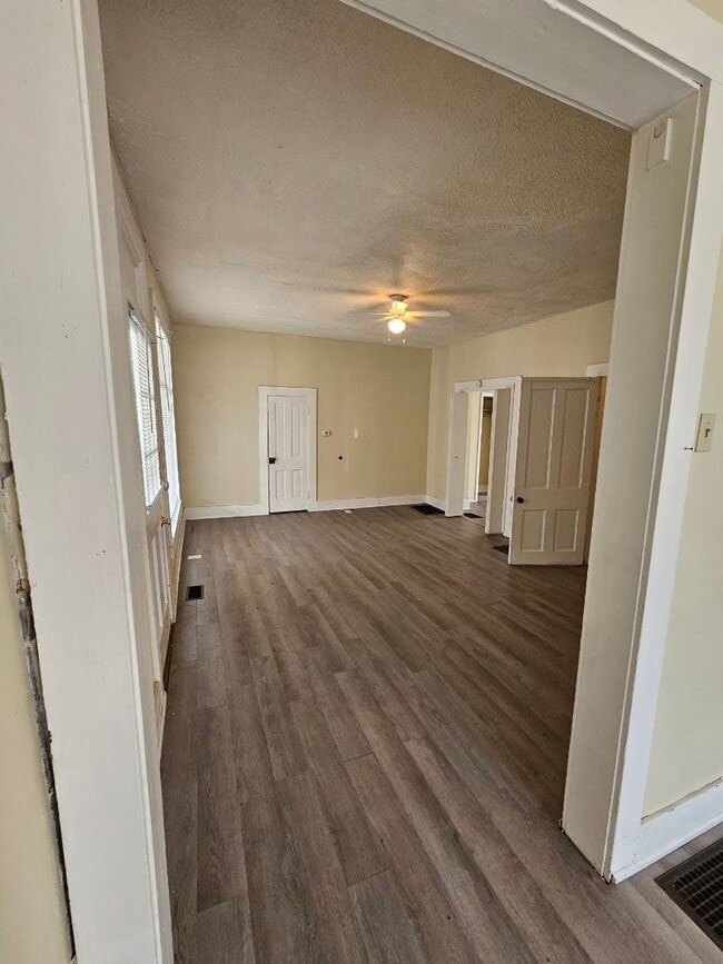 Photo - 204/206/208 N Fort Wayne St Unit 204 N Fort Wayne St