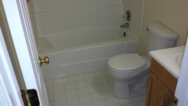 Photo - 8122 Verlynda Dr Unit Apt 8