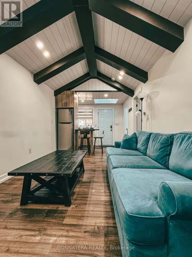 Photo - 687 Innisfil Beach Rd