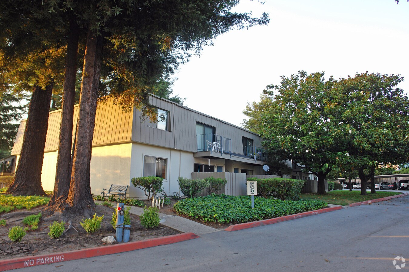 Photo - Bay Avenue Senior Apartments