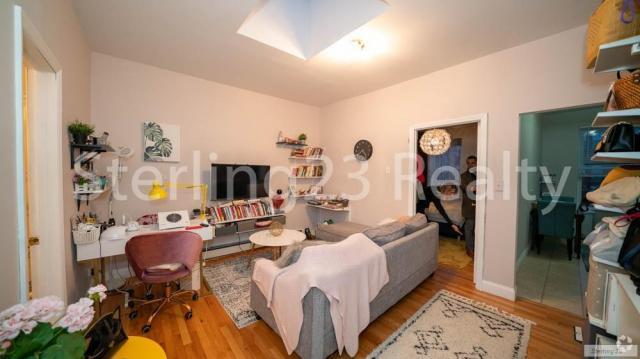 Building Photo - 1 bedroom in Queens NY 11105 Unit 2F Rental