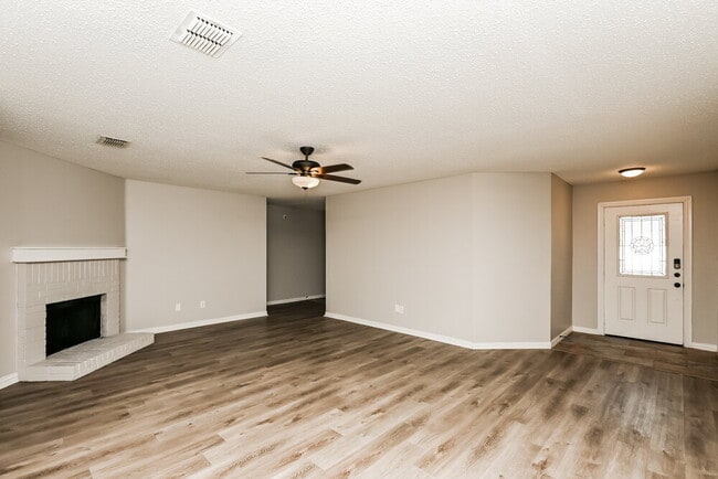 Photo - 1732 Rialto Way