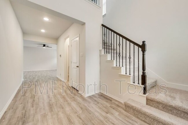 Photo - 1713 Wayne Ln