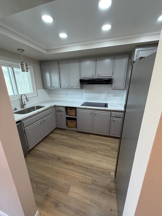 Photo - 540 Hawthorn St Unidad 2D