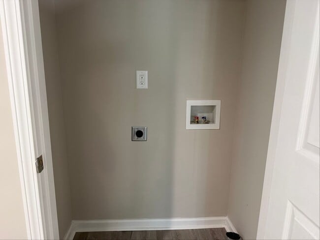 Photo - 1733 River Rd